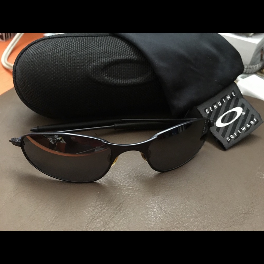 Genuine OAKLEY sun glasses from the 90’s